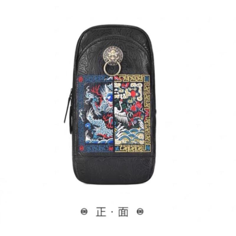 重工刺繡系列側背胸包-細節圖2