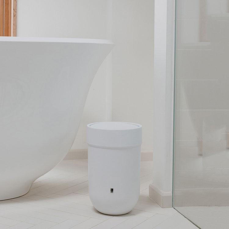 《Umbra》Touch搖擺蓋垃圾桶(雲朵白6L) | 回收桶 廚餘桶-細節圖6