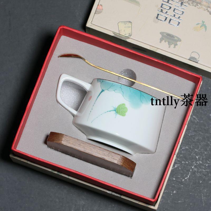 【現貨免運】手繪荷花咖啡杯陶瓷釉下彩馬克杯家用辦公杯中式水杯女禮盒裝送禮 德化茶具-細節圖6