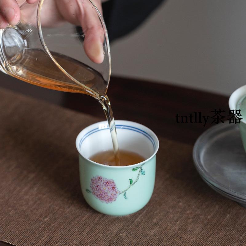 【現貨免運】青瓷手繪繡球花主人杯功夫茶具喝茶主人杯陶瓷小清新茶杯 德化茶具-細節圖3
