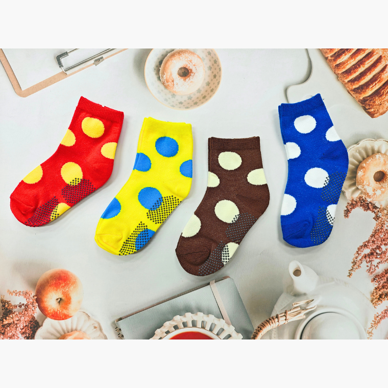 AMISS 兒童點點襪【4雙組】止滑童襪 繽紛大點點 兒童止滑襪 中筒襪 1-3歲/3-6歲/6-9歲/9-12歲-細節圖3