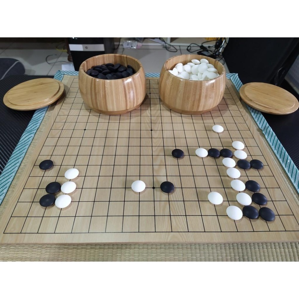 專家級圍棋套組(圍棋棋子黑181白180顆+棋罐+19路棋盤)-細節圖2