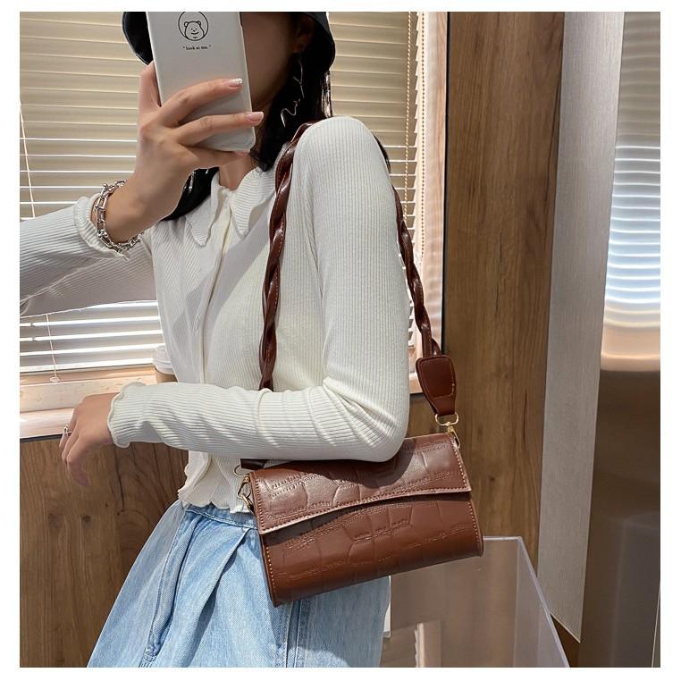 chic包包 鱷魚紋小方包 腋下包 手機包 法棍包 百搭單肩包  斜挎包 側肩包 外出小方包 xm8629-細節圖3