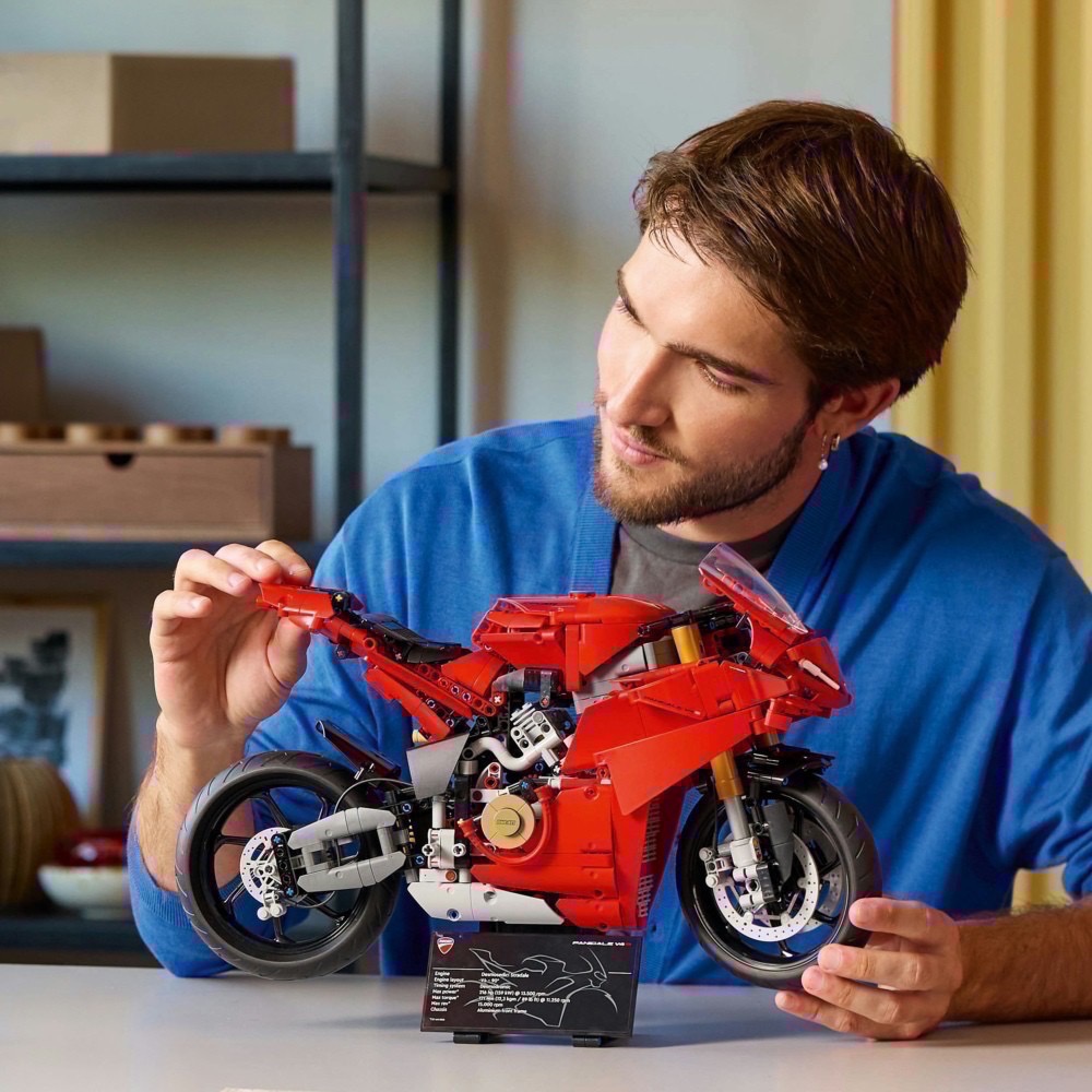 《屁桃柑仔店》現貨LEGO 42202 杜卡迪 Panigale V4 S 摩托車 Technic系列-細節圖2