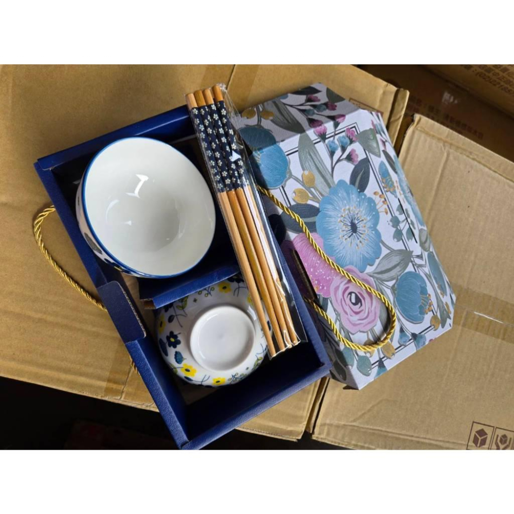 【現貨】 花繪碗筷組 禮盒包裝 2個碗+2雙筷 精美餐具組 適合婚禮回禮 喬遷禮品 新年送禮-細節圖2