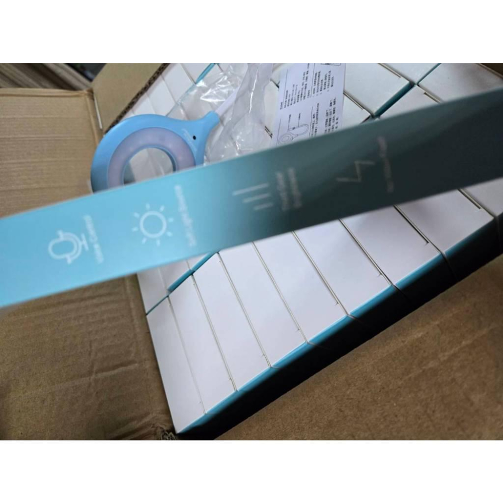 【現貨】USB智能語音檯燈 智能聲控燈 三色燈光 多種亮度 LED檯燈 USB插口 即插即用 小夜燈 日光燈 小檯燈 床-細節圖2