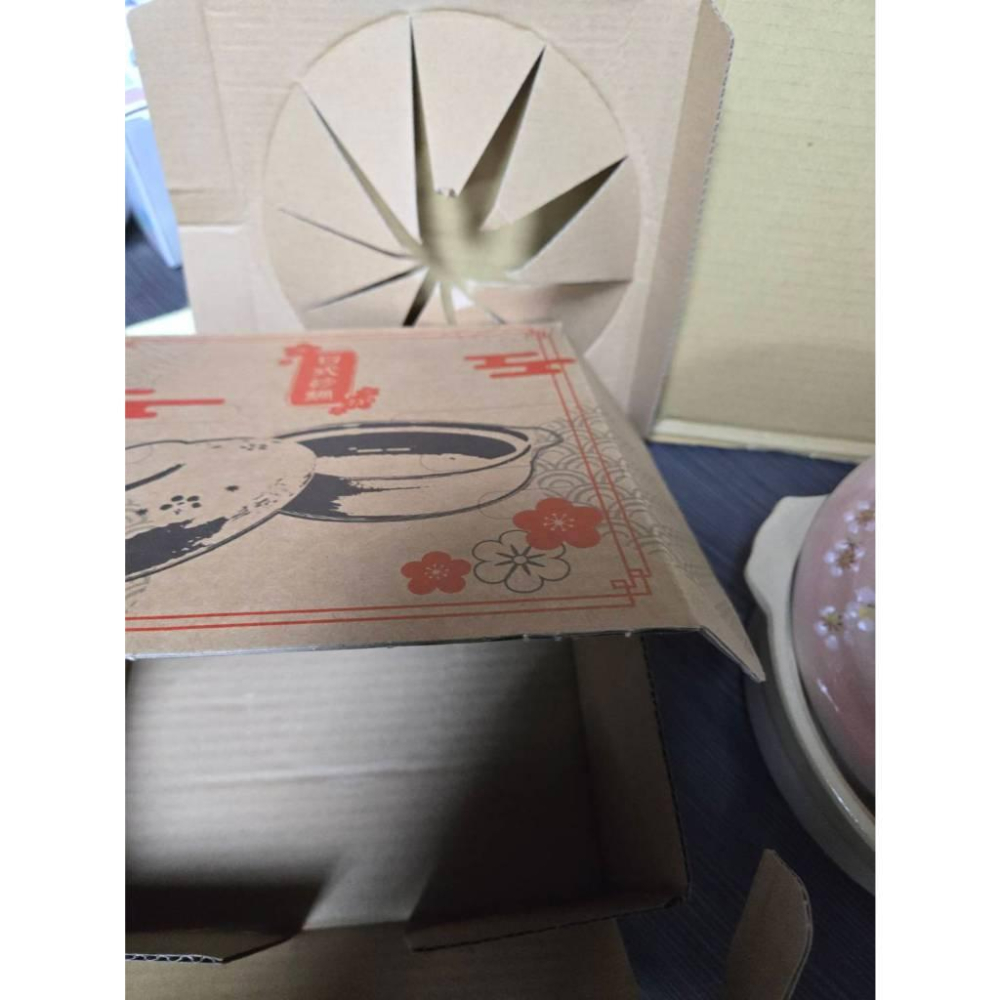 【現貨】松村窯 日式花繪砂鍋7.5吋紅梅款 1公升容量 砂鍋 陶鍋 雙耳鍋 湯鍋 鍋具 耐高溫-細節圖4