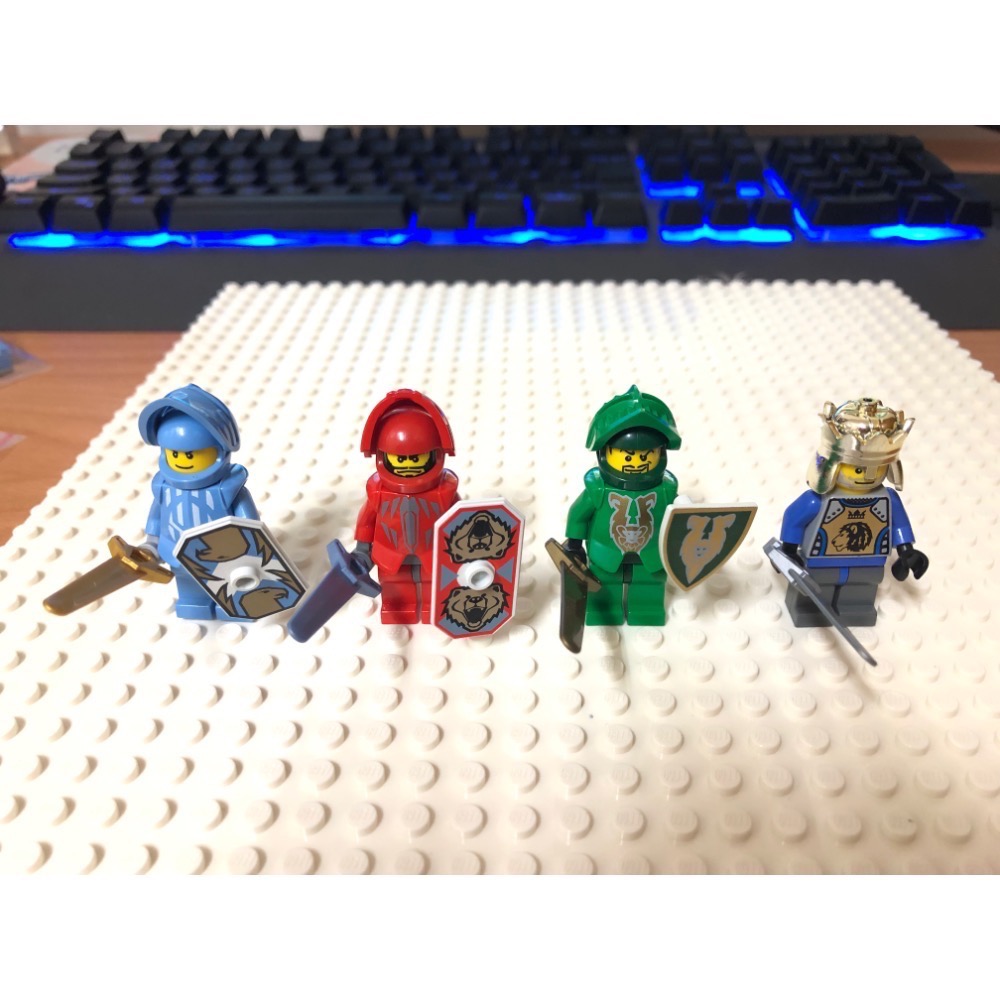 <阿光樂高> LEGO 中世紀 Knights Kingdom 城堡 人偶4隻-細節圖2