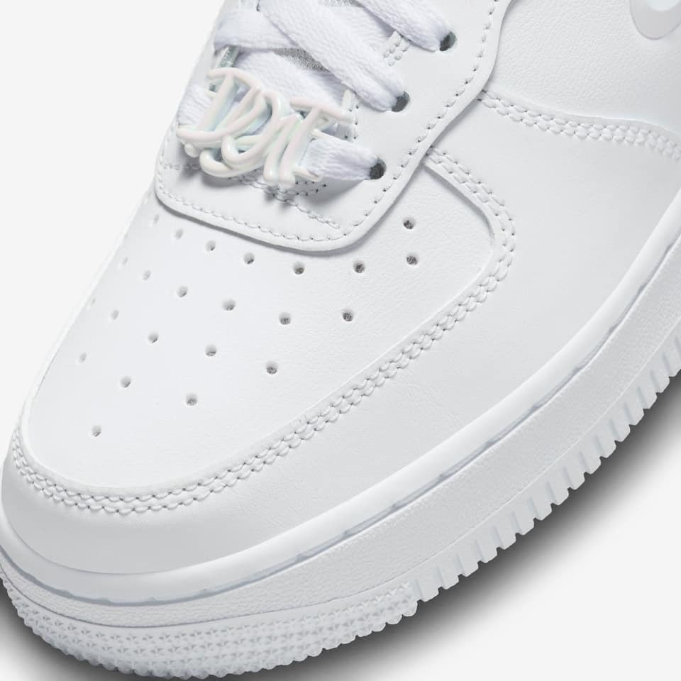 【大力好物】Nike Air Force 1 07 SE 白色 女鞋 休閒鞋 復古球鞋 倒勾 FB8251-100-細節圖7