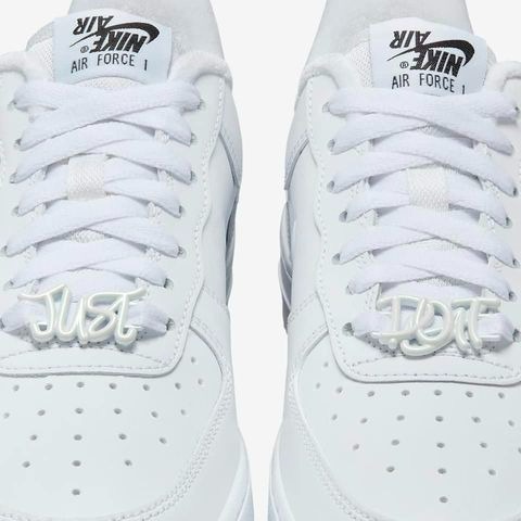 【大力好物】Nike Air Force 1 07 SE 白色 女鞋 休閒鞋 復古球鞋 倒勾 FB8251-100-細節圖8