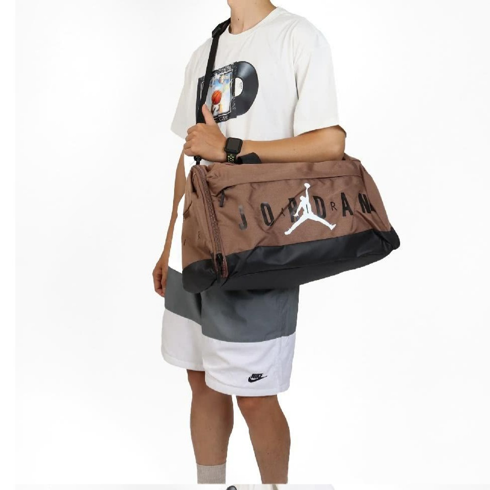 【大力好物】NIKE 健身包 Jordan  Bag 棕 黑 多夾層 旅行袋 斜背包 JD2433043AD-001-細節圖3