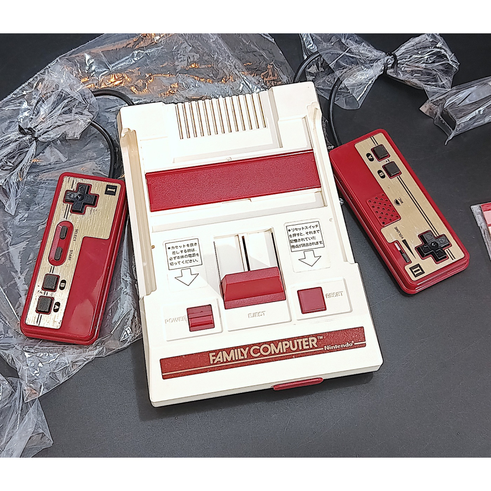 盒裝,方塊機 四角按鈕,1983初始機/任天堂紅白機,有保證書/功能正常,RF輸出無改機-細節圖2