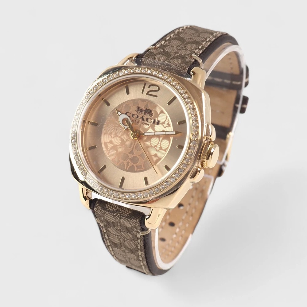 COACH Boyfriend 經典LOGO緹花織布晶鑽腕錶34mm(金/桃心木咖色)-細節圖3