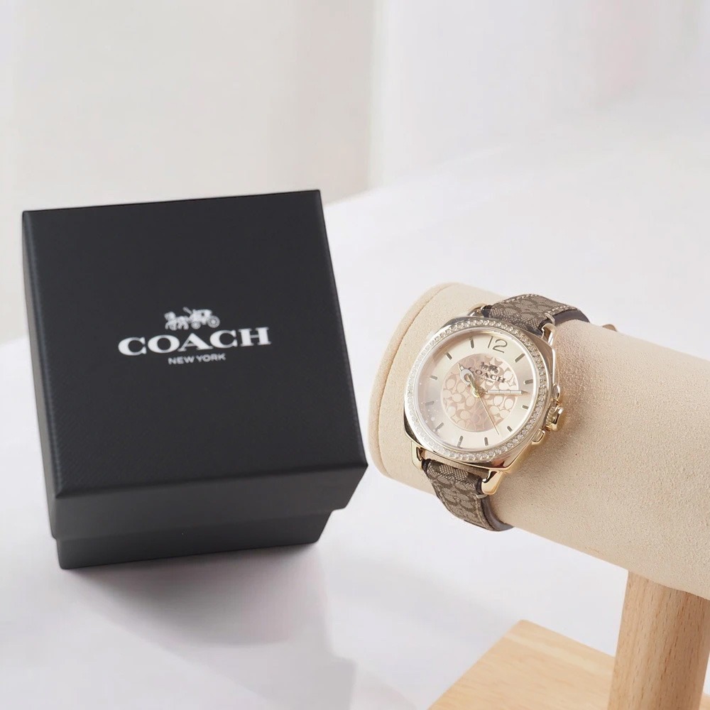 COACH Boyfriend 經典LOGO緹花織布晶鑽腕錶34mm(金/桃心木咖色)-細節圖6