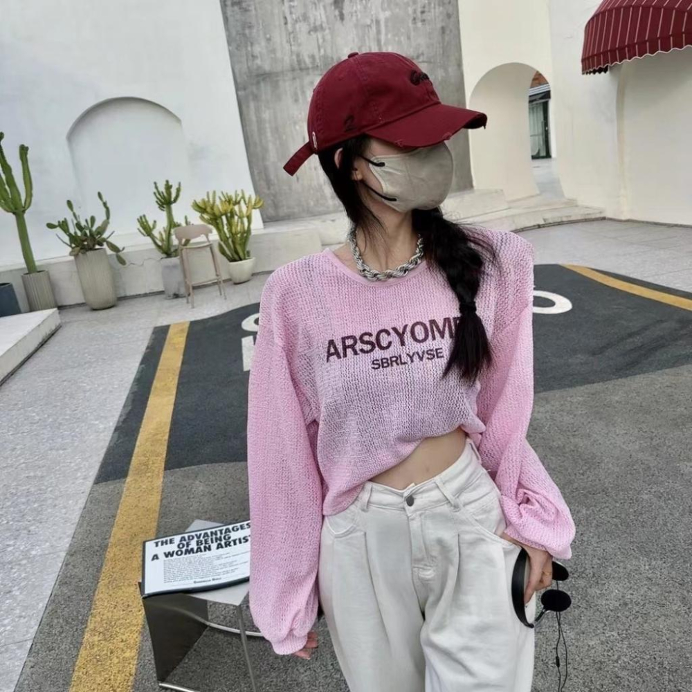 ✨台灣現貨✨三色可選 縷空 後交岔 美背印花 針織衫 短版上衣 女生衣著 批發-細節圖4