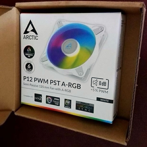 P12 PWM PST A-RGB 風扇