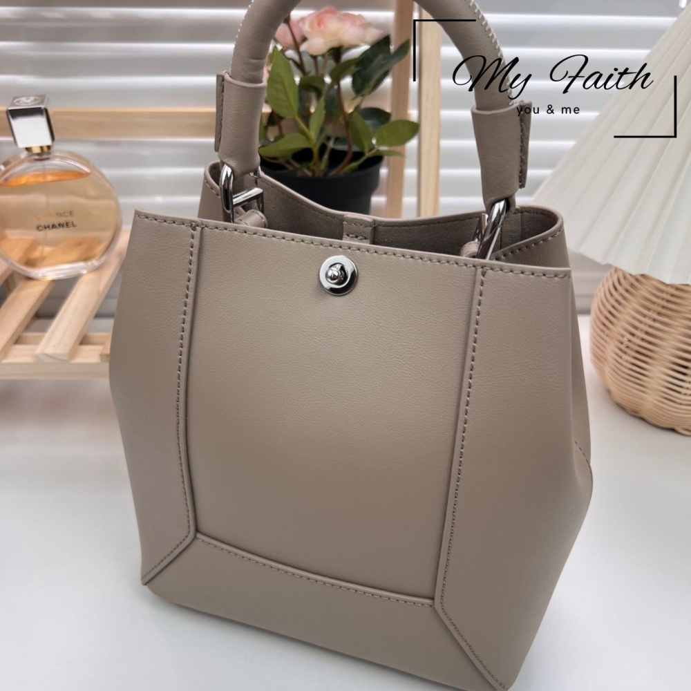 【MY FAITH】韓國真皮精美水桶包 現貨 台灣賣家 高質感 通勤上班 素面純色  腋下包 相機包 INS 媽媽包-細節圖2