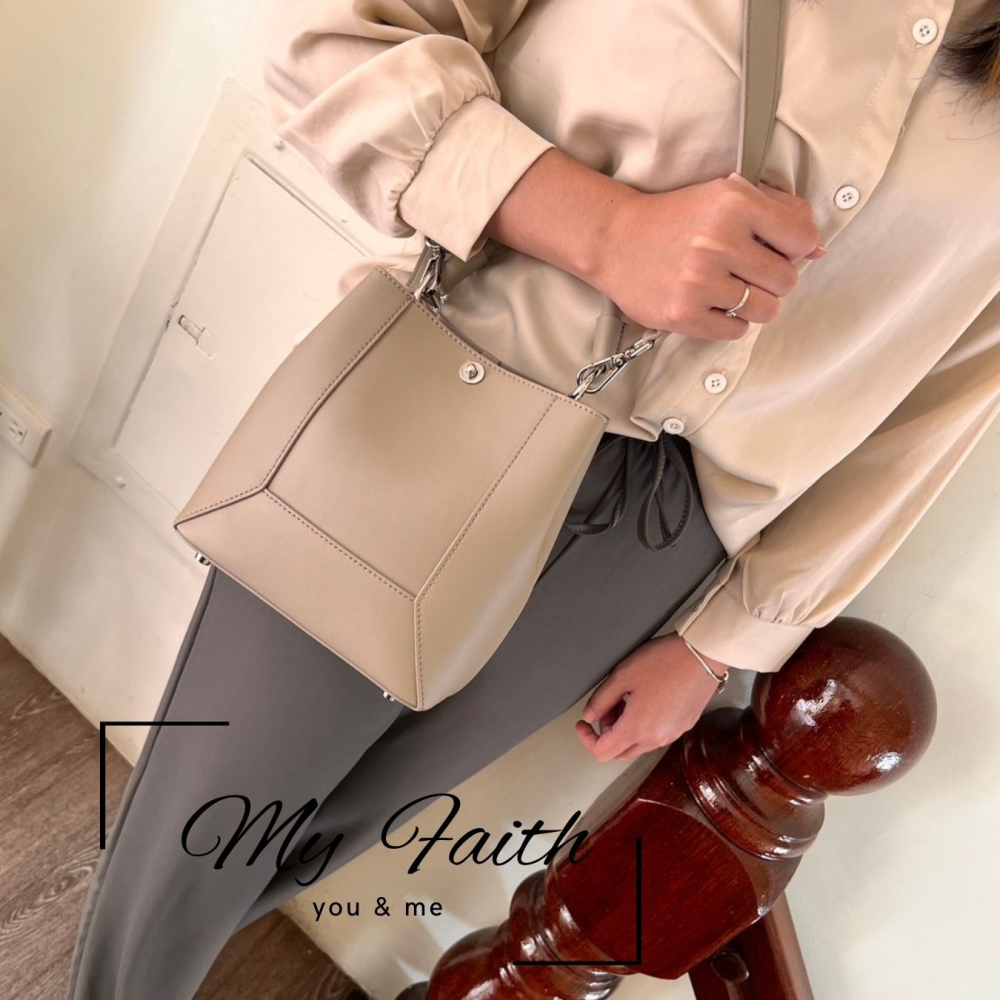 【MY FAITH】韓國真皮精美水桶包 現貨 台灣賣家 高質感 通勤上班 素面純色  腋下包 相機包 INS 媽媽包-細節圖9