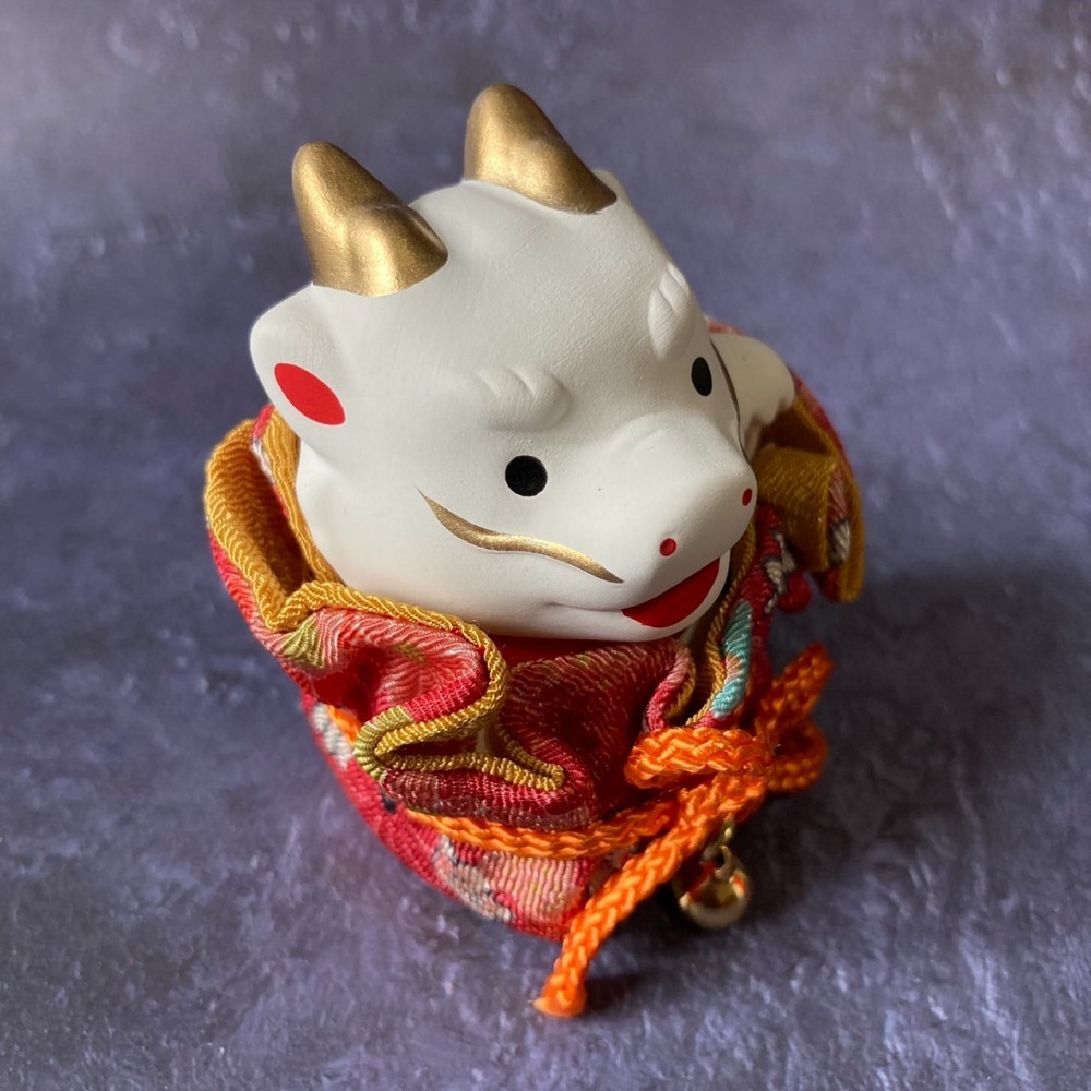 小仔的玩具窩★緣起物「現貨」藥師窯 辰年 龍 福巾 錦彩招福辰 新年 除舊布新 生肖擺飾 龍年 招福開運-細節圖5