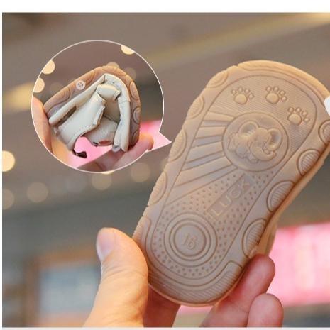 ↖快速出貨↗ ig風可愛立體兔兔啾啾鞋 學步鞋叫叫鞋 嬰兒學步鞋 男女寶寶 軟底 防滑牛津底逼逼鞋走路會嗶嗶聲-細節圖2