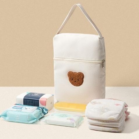 ↖快速出貨↗韓風IG刺繡 嬰兒尿布收納包 寶寶外出便攜尿布 紙尿褲收納袋濕紙巾 收納手提袋媽咪包-細節圖2