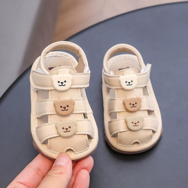 ↖快速出貨↗ 韓風奶油系小熊啾啾鞋  包頭涼鞋 叫叫鞋 小熊嬰兒學步鞋 女寶寶 軟底 防滑牛津底 走路會嗶嗶笛子聲-細節圖3