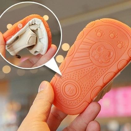 🌊 快速出貨⚡min雙小熊包頭涼鞋 走路會啾啾學步鞋  叫叫鞋 嬰兒學步鞋 男女寶寶 軟底 防滑牛津底逼逼鞋走路會嗶嗶-細節圖4