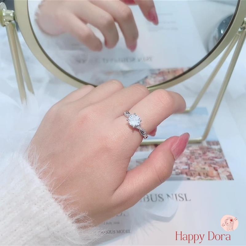 【台灣出貨免運】戒指 合金戒指 四爪 裸鑽鑽石 結婚戒 韓版 日版 開口戒 自行調節 無名指 中指戒 交換禮物 求婚戒-細節圖5