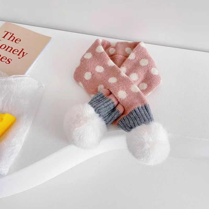 KT媽咪奶粉用品團購-台灣現貨，寶寶保暖圍巾，超萌球球拼色交叉圍巾，冬天保暖脖圍，兒童圓點針織交叉圍巾，寒流必備圍巾-規格圖1