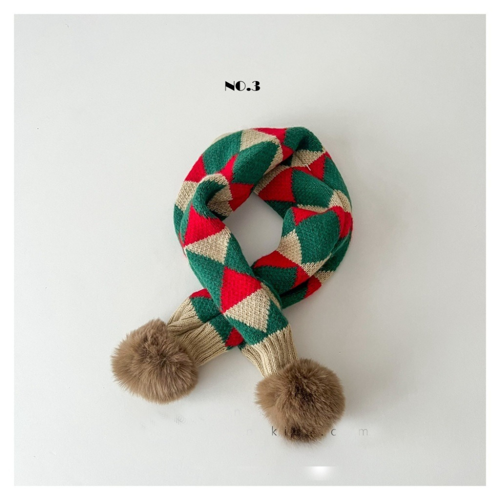 KT媽咪奶粉用品團購-台灣現貨，寶寶保暖圍巾，韓風超萌球球拼色交叉圍巾，冬天保暖脖圍，兒童針織交叉圍巾，寒流必備圍巾-細節圖4