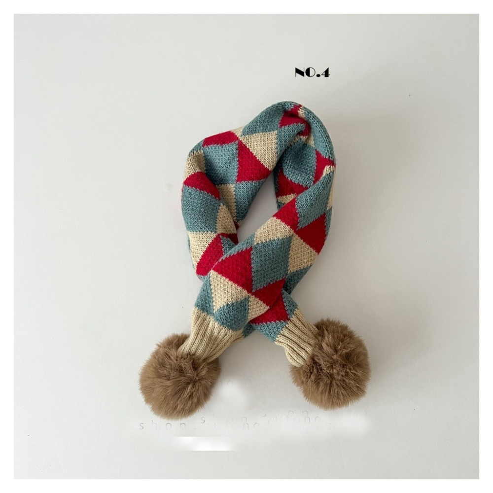 KT媽咪奶粉用品團購-台灣現貨，寶寶保暖圍巾，韓風超萌球球拼色交叉圍巾，冬天保暖脖圍，兒童針織交叉圍巾，寒流必備圍巾-細節圖5