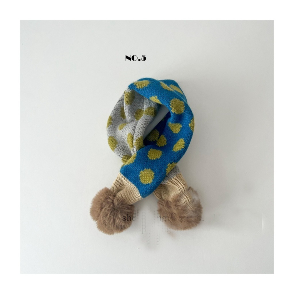 KT媽咪奶粉用品團購-台灣現貨，寶寶保暖圍巾，韓風超萌球球拼色交叉圍巾，冬天保暖脖圍，兒童針織交叉圍巾，寒流必備圍巾-細節圖6