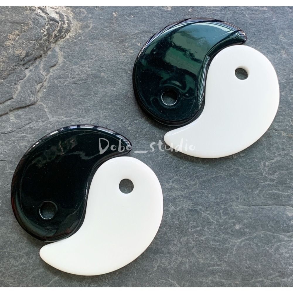 鳥我一下好嗎🍀陰陽太極刮痧板 太極形狀 頭皮按摩 撥筋 臉部刮痧 月型刮痧板 穴道按摩器 經絡疏通 刮痧工具 體雕刮痧-細節圖6