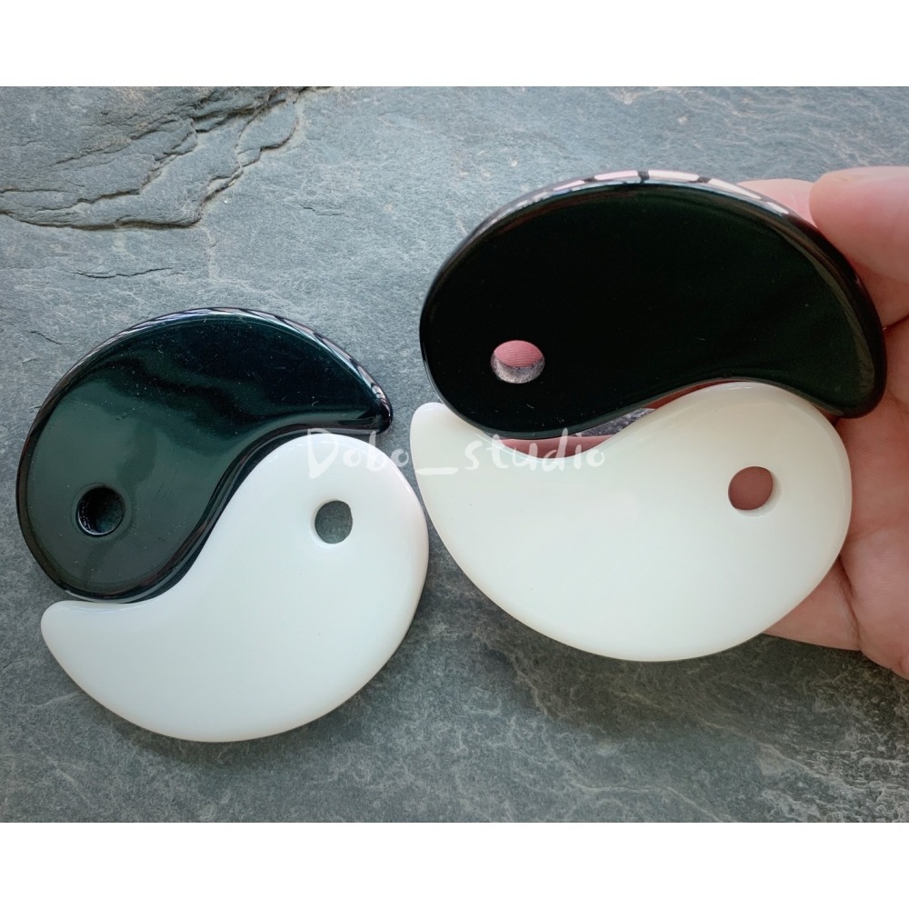 鳥我一下好嗎🍀陰陽太極刮痧板 太極形狀 頭皮按摩 撥筋 臉部刮痧 月型刮痧板 穴道按摩器 經絡疏通 刮痧工具 體雕刮痧-細節圖7