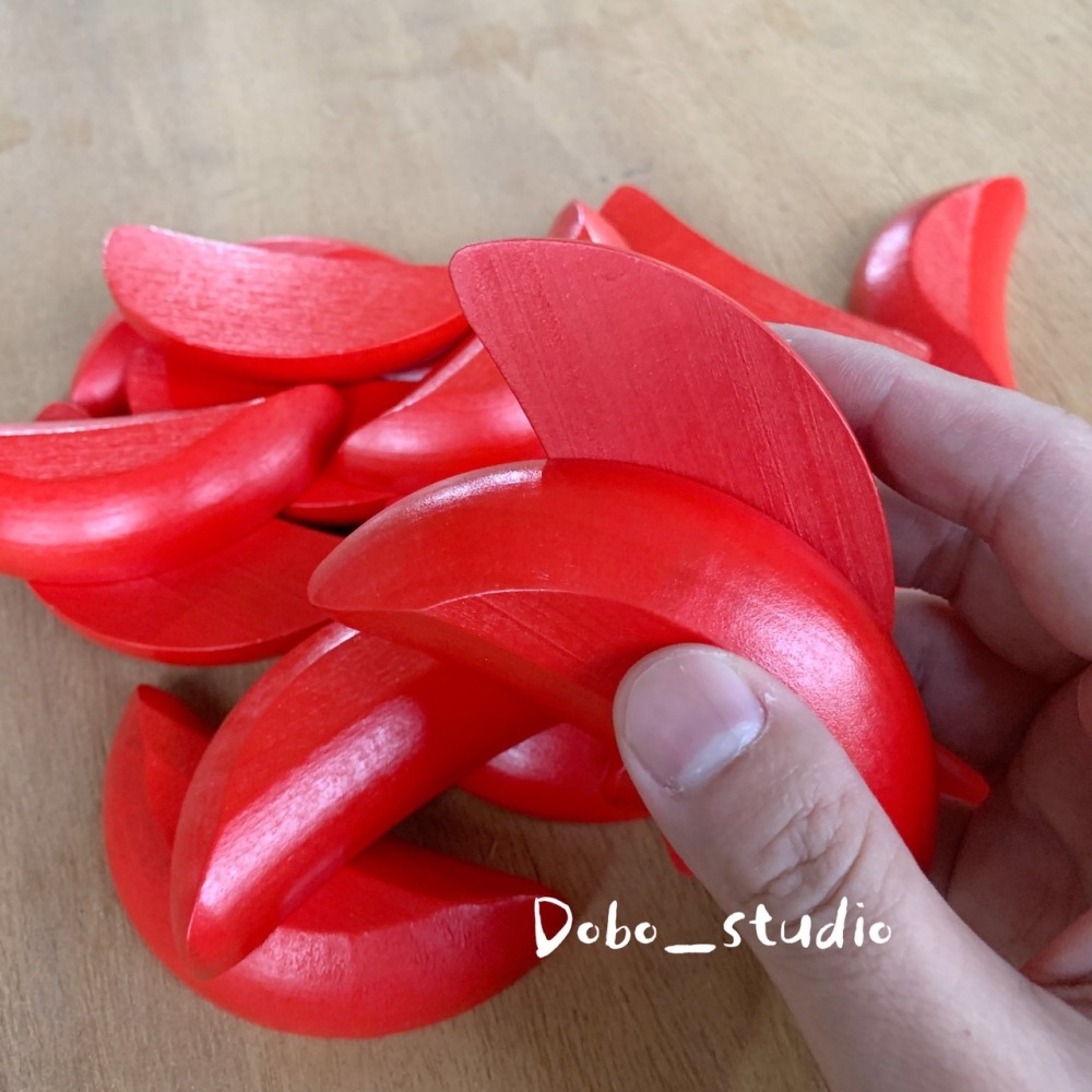 鳥我一下好嗎🍀櫸木筊杯 傳統筊杯 祈願 神明問事 拜拜祈福 神明廳擺件 木筊 拜拜 交換禮物 擲杯 無聊玩具 素面聖杯-細節圖6