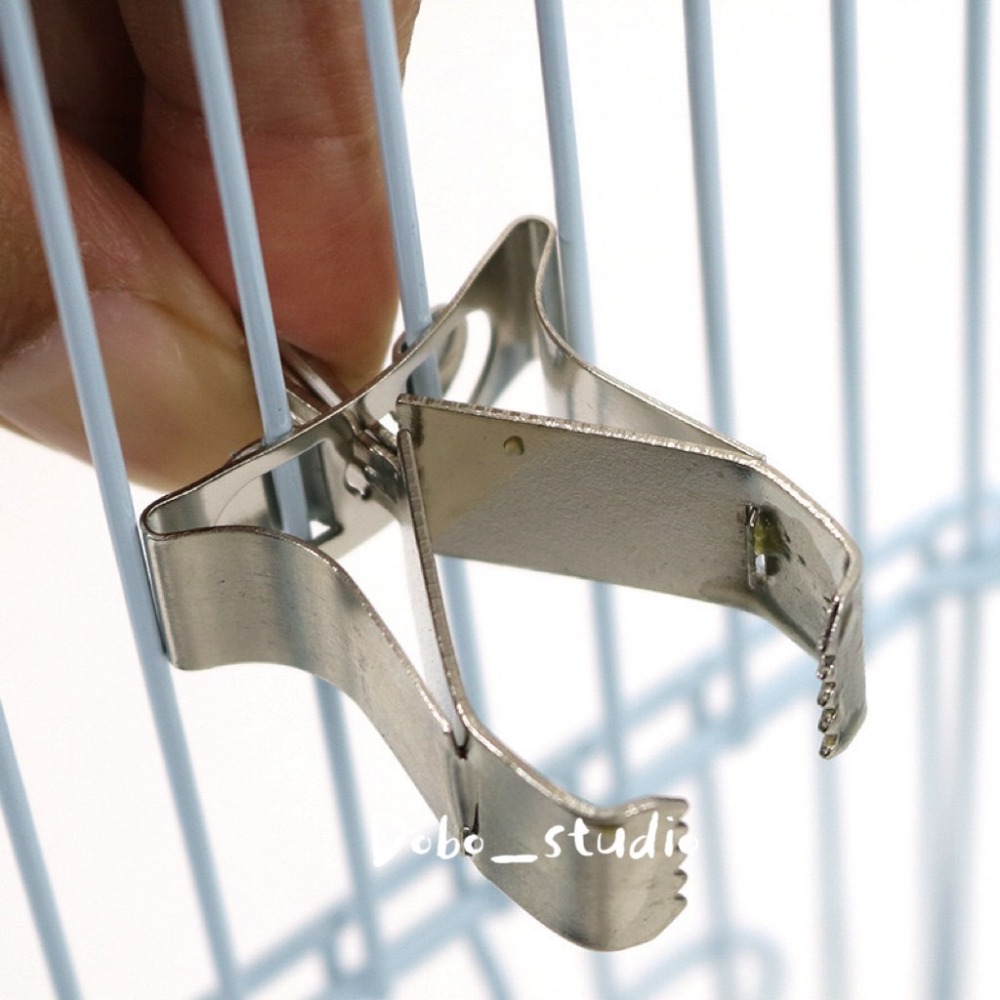 鳥我一下好嗎🍀不鏽鋼蔬果夾 鳥用蔬菜水果夾 鳥用品配件 籠內蔬果夾 墨魚骨夾 粟米穗夾 餵食夾 夾子 鸚鵡磨牙 松鼠籠-細節圖5