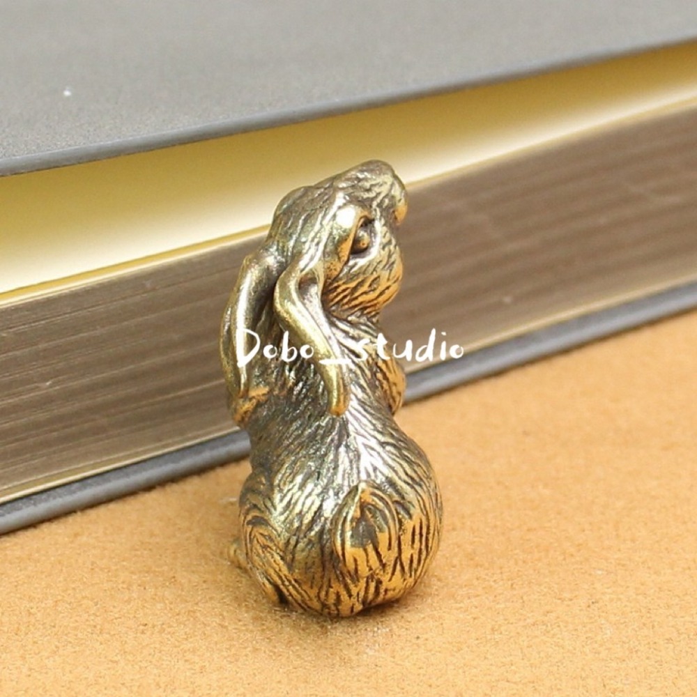 鳥我一下好嗎🍀黃銅可愛兔子 招財小物 古玩擺件 十二生肖 兔子 實心銅 黃銅兔子 書房小擺件 創意吊墜小銅器 玄關裝飾-細節圖3