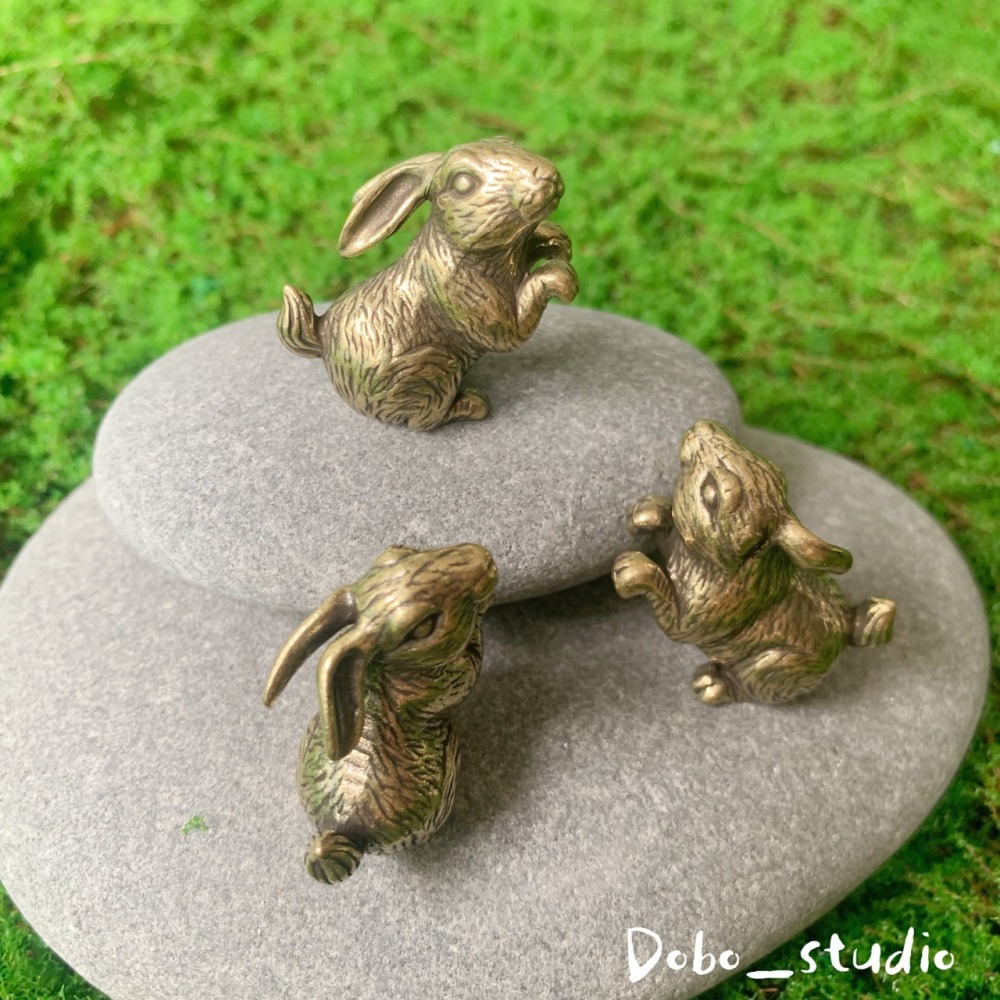 鳥我一下好嗎🍀黃銅可愛兔子 招財小物 古玩擺件 十二生肖 兔子 實心銅 黃銅兔子 書房小擺件 創意吊墜小銅器 玄關裝飾-細節圖5