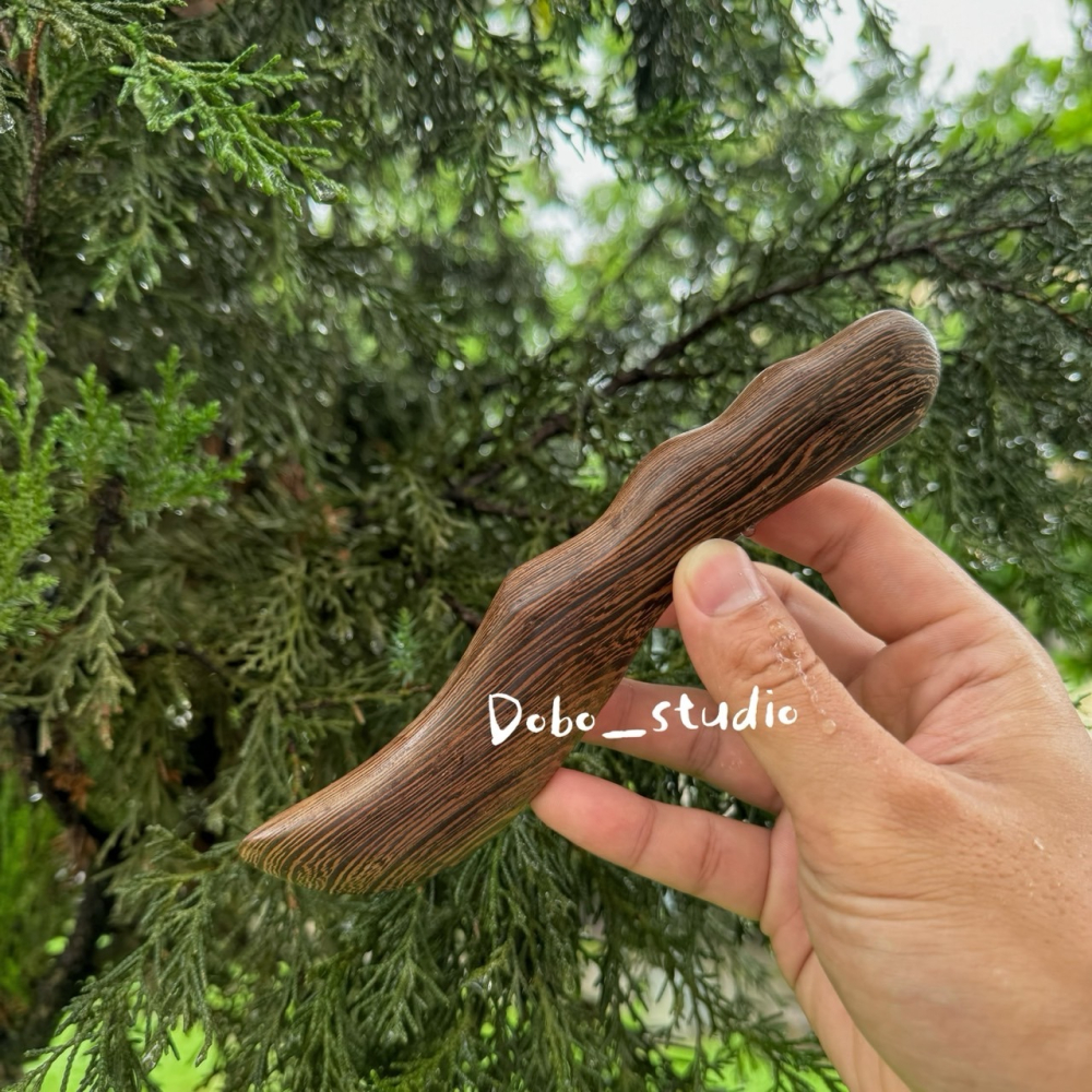 鳥我一下好嗎🍀檀木按摩刮痧刀 檀木按摩刀 全身按摩器 經絡按摩 撥筋棒 刮痧棒 臉部按摩 按摩點穴 按摩刮痧板 按摩器-細節圖6