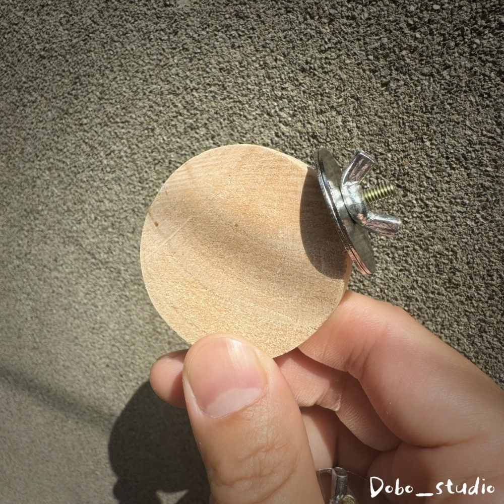 鳥我一下好嗎🍀木墩小跳台 圓形小跳板 跳台 跳板 虎皮鸚鵡 小跳台 倉鼠樓梯 倉鼠造景玩具 木踏板 原木站台 倉鼠玩具-細節圖4