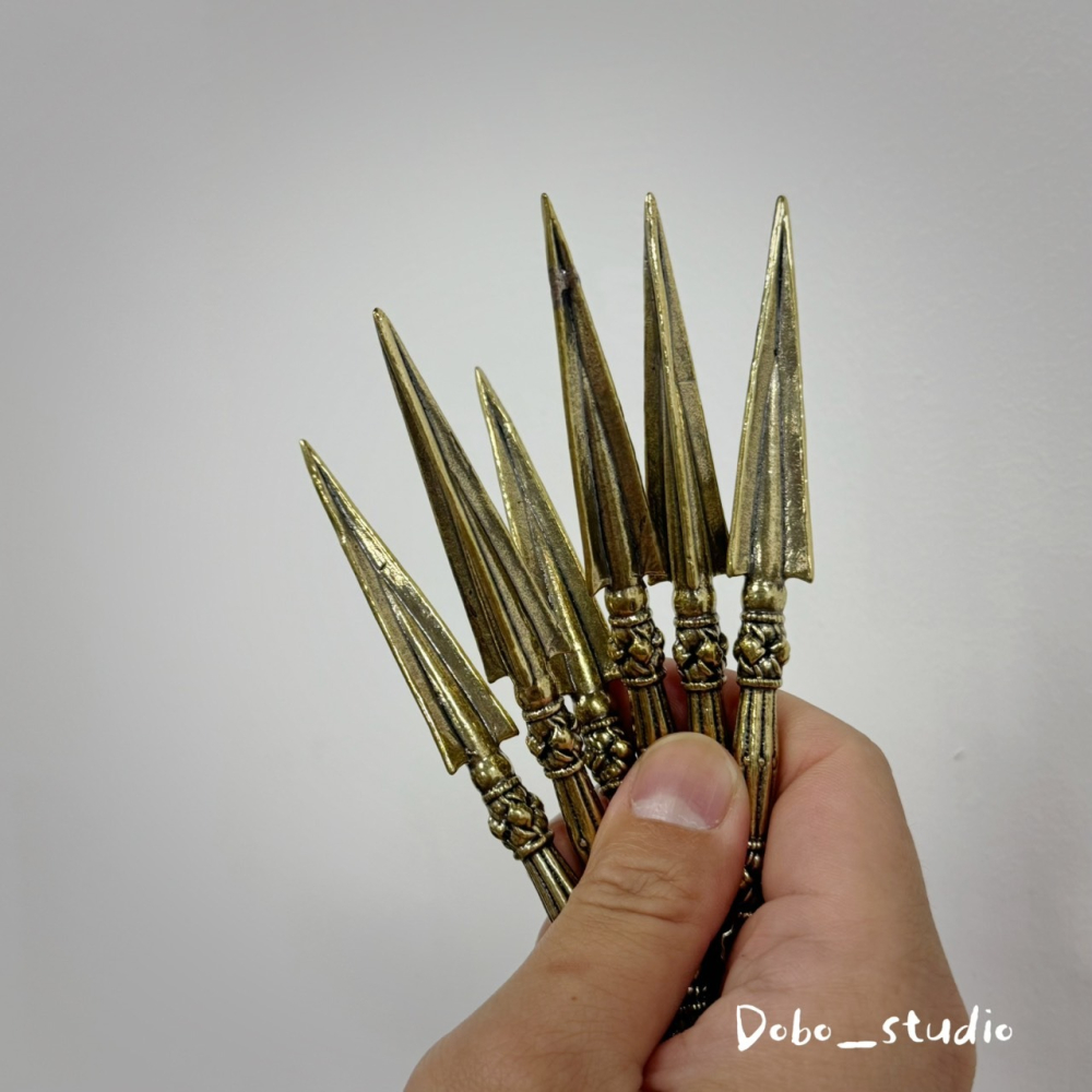 鳥我一下好嗎🍀金剛降魔杵 藏傳 小型金剛杵 佛教用品 古玩 轉運開運 黃銅法器 風水物件 杵 純銅 掛飾法器 玄學用品-細節圖7
