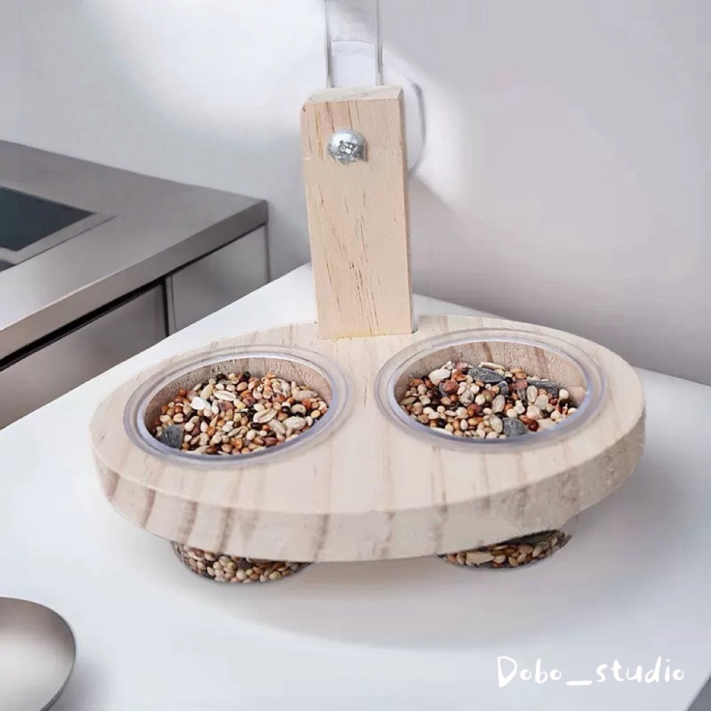 鳥我一下好嗎🍀鸚鵡實木雙杯架 鸚鵡食盆 原木杯架 鸚鵡飼料架 餵食器 鳥籠用品 虎皮 飼料杯架 食盆 小型鸚鵡飼料盒-細節圖2