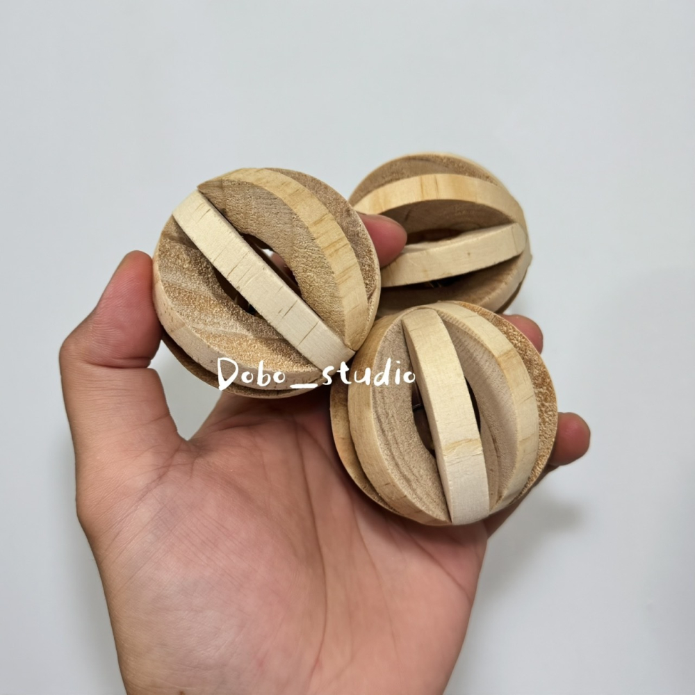 鳥我一下好嗎🍀鈴鐺西瓜木球 鸚鵡啃咬發洩木球 解悶原木球 專用磨牙球 倉鼠啃咬木球 蜜袋鼯 鈴鐺球 啃咬木球 啃咬小玩-細節圖5