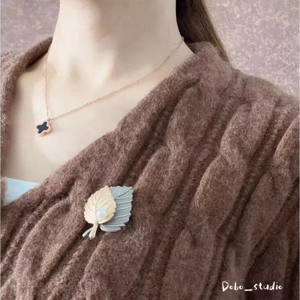 鳥我一下好嗎🍀雙楓葉胸針 固定胸針 復古胸針 小衆高檔胸針 金屬別針 領針扣 楓葉胸針扣 領針 胸花 衣服配飾 裝飾胸-細節圖4