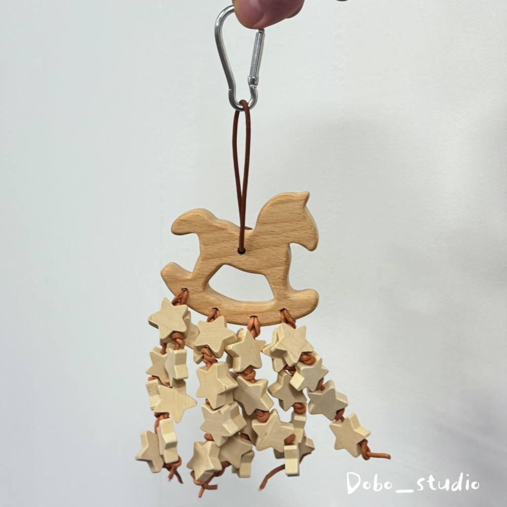 鳥我一下好嗎🍀木馬滿天星串 皮繩磨嘴串 鸚鵡啃咬串 磨牙木塊 鸚鵡磨牙木串 拉扯玩具串 灰鸚鵡 抓握磨嘴串 鸚鵡用品-細節圖3