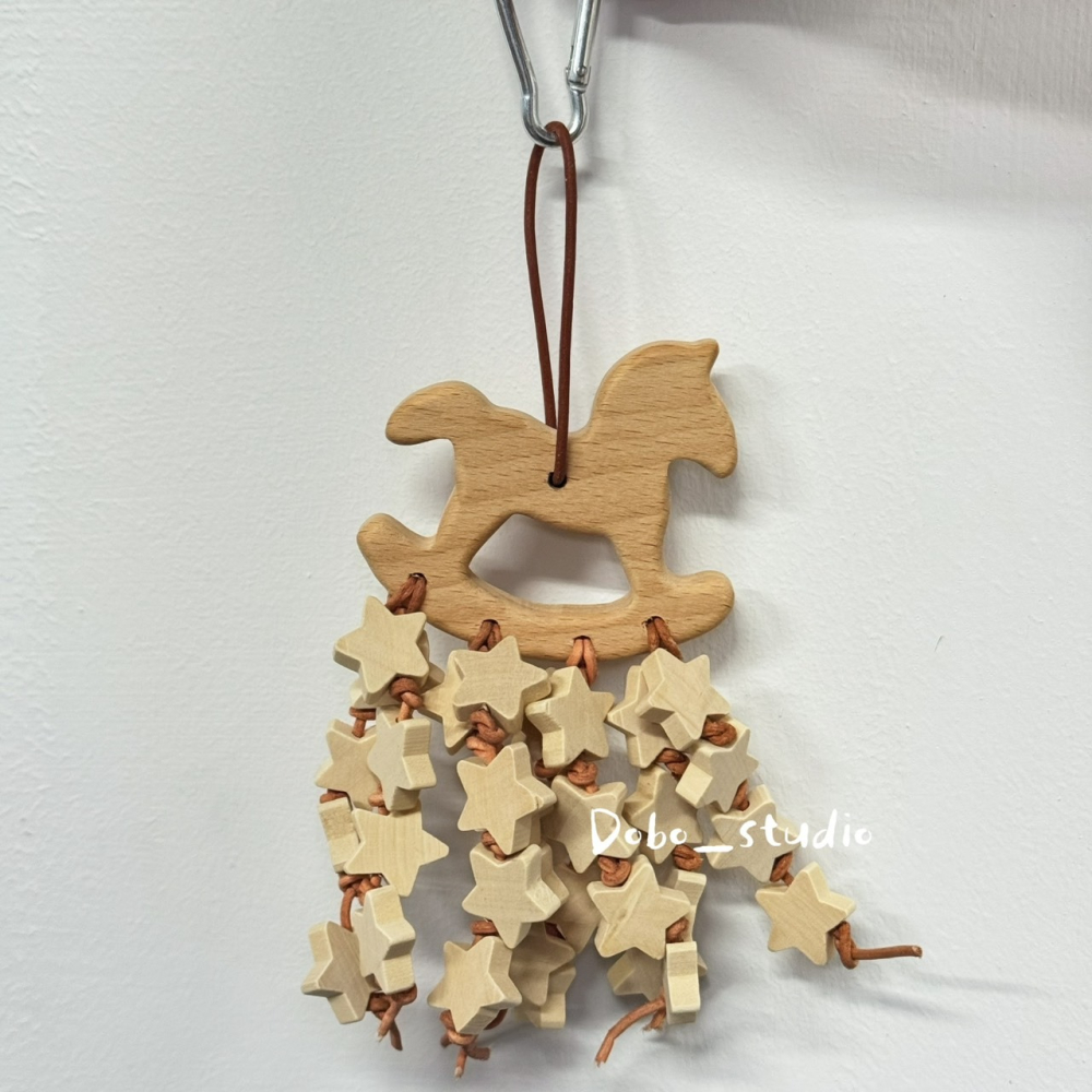 鳥我一下好嗎🍀木馬滿天星串 皮繩磨嘴串 鸚鵡啃咬串 磨牙木塊 鸚鵡磨牙木串 拉扯玩具串 灰鸚鵡 抓握磨嘴串 鸚鵡用品-細節圖4