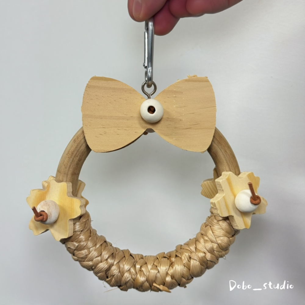 鳥我一下好嗎🍀鸚鵡森語藤環 探索吊環 原木吊環 蝴蝶結木環 小型鳥專用 磨爪吊環 原色木吊環 抓握木吊環 牡丹鸚鵡-細節圖4