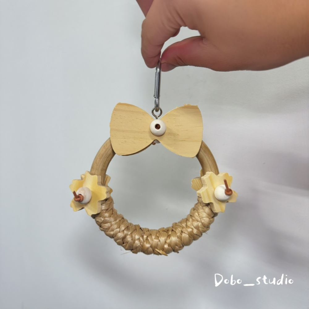 鳥我一下好嗎🍀鸚鵡森語藤環 探索吊環 原木吊環 蝴蝶結木環 小型鳥專用 磨爪吊環 原色木吊環 抓握木吊環 牡丹鸚鵡-細節圖5