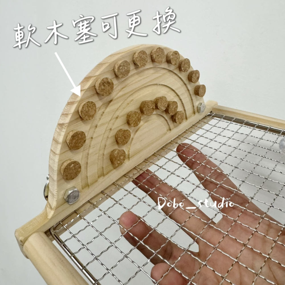 鳥我一下好嗎🍀平台木塞轉轉樂 解悶玩耍平台 旋轉風車 鸚鵡站台 軟木塞轉盤平台 中小型鸚鵡 小寵遊戲木檯 鳥類覓食玩具-細節圖5