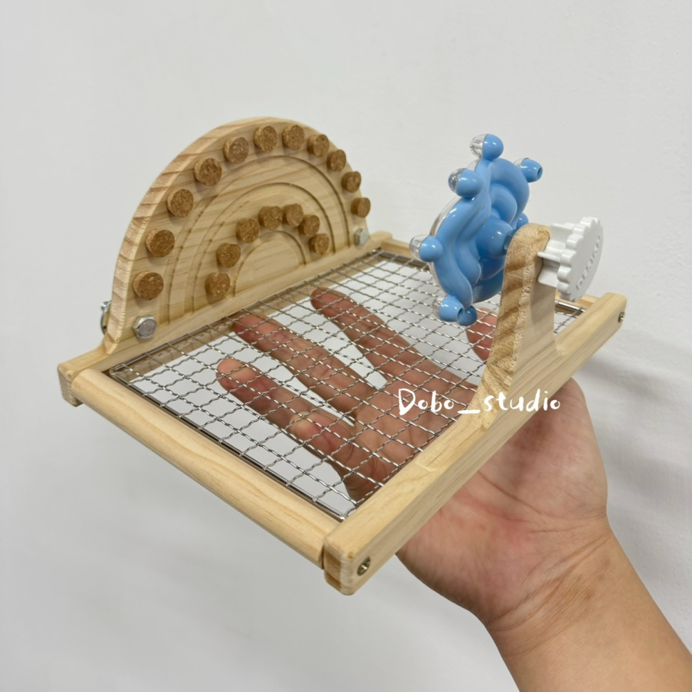 鳥我一下好嗎🍀平台木塞轉轉樂 解悶玩耍平台 旋轉風車 鸚鵡站台 軟木塞轉盤平台 中小型鸚鵡 小寵遊戲木檯 鳥類覓食玩具-細節圖6